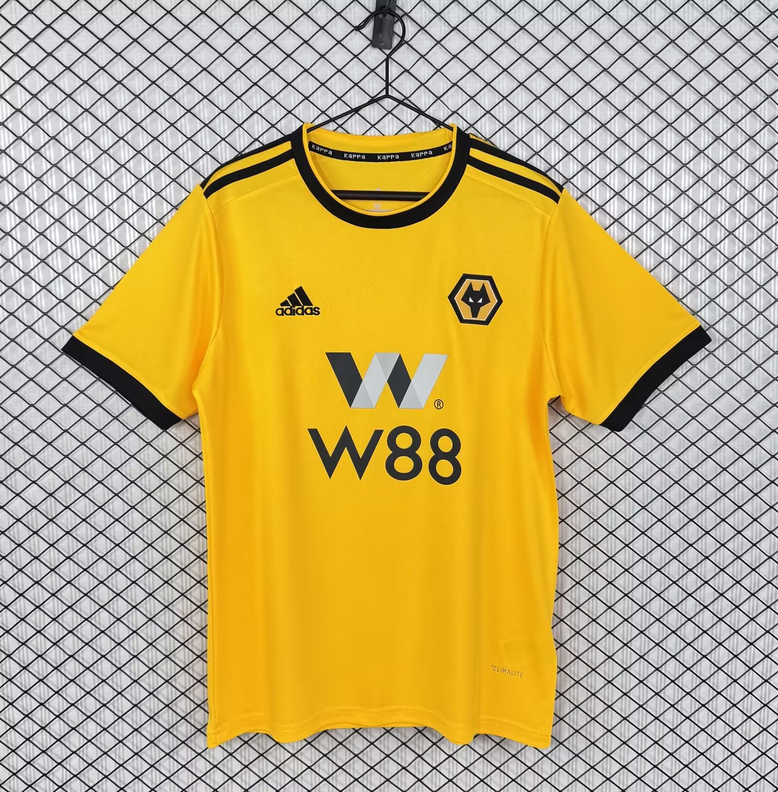 Wolves 2018/19 Retro Home Football Jersey