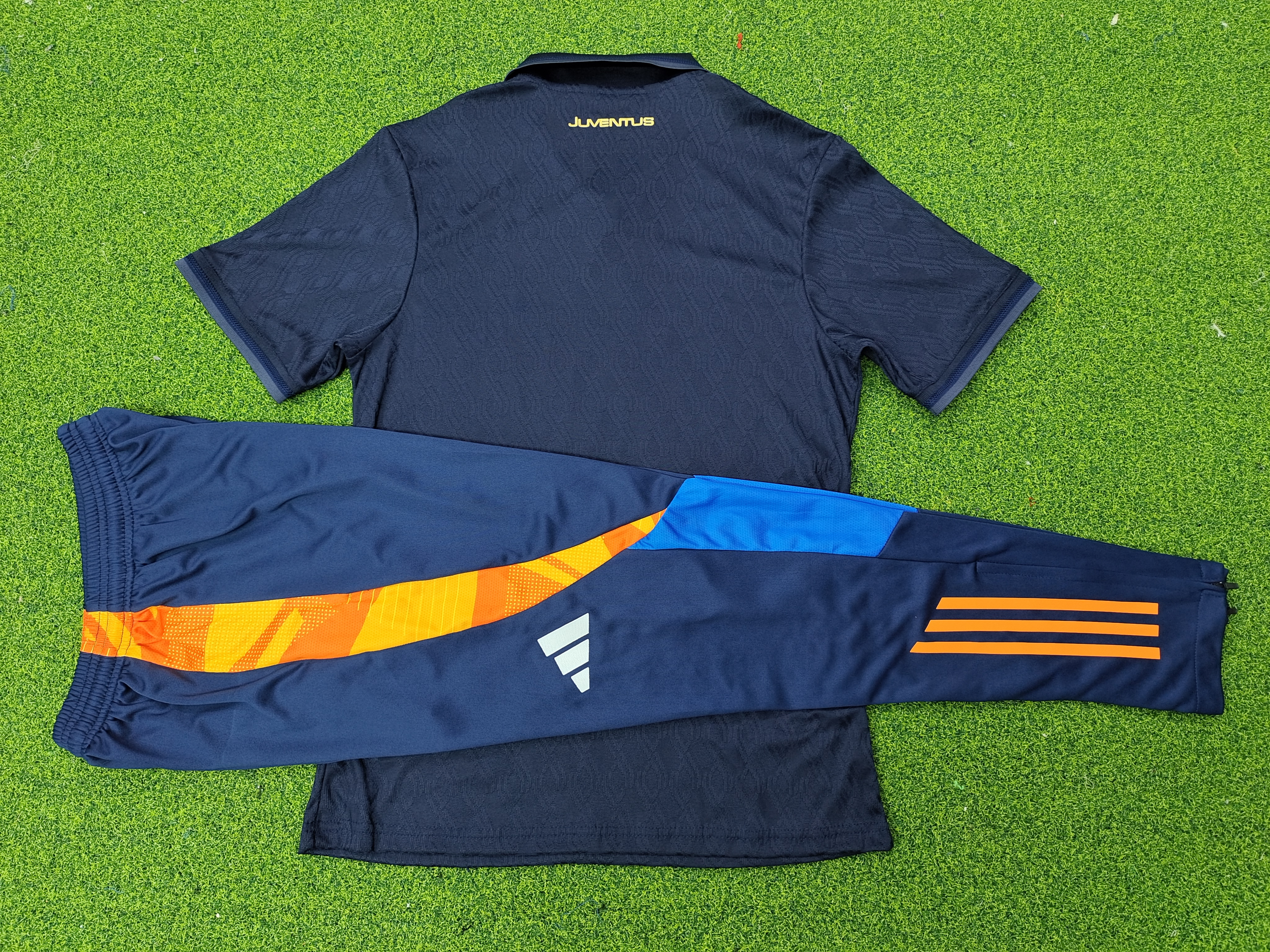 Adult Set 2024-2025 Juventus 2nd Tracksuit 1:1 Thai Quality Set