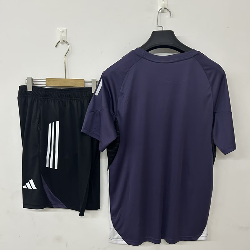 Manchester United 25/26 Purple Training Jersey【Top + Shorts】