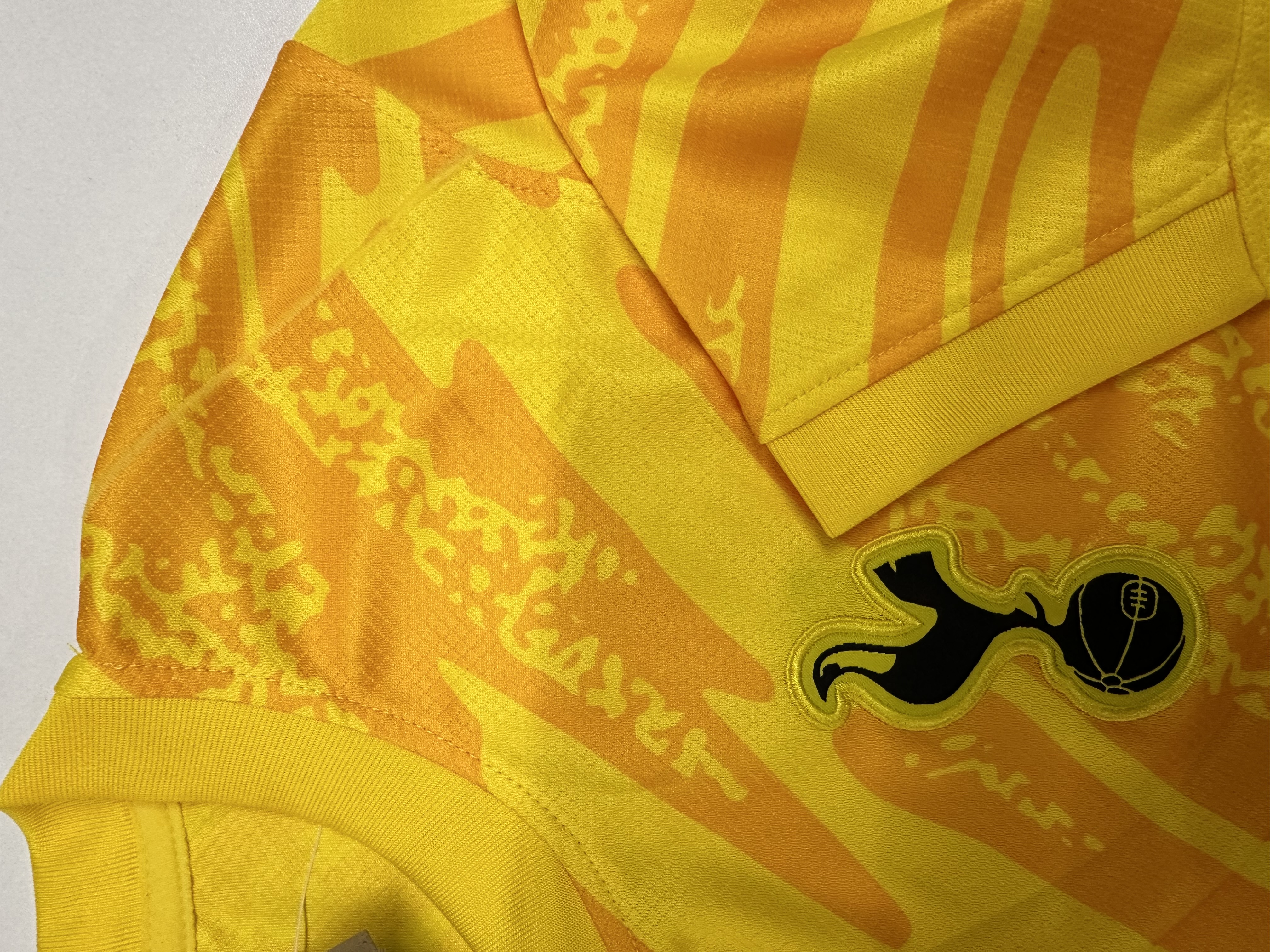 2024/2025 Tottenham Goalkeeper Football Shirt 1:1 Thai Quality
