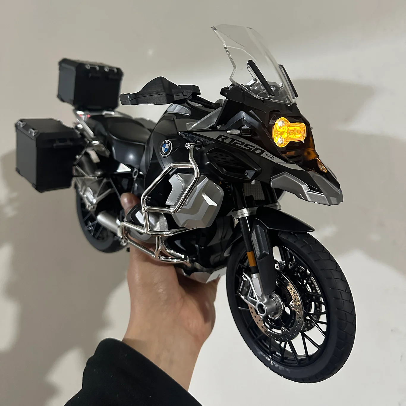 1/6 scale oversized BMW R1250GS Adventure motorcycle alloy model (startable)