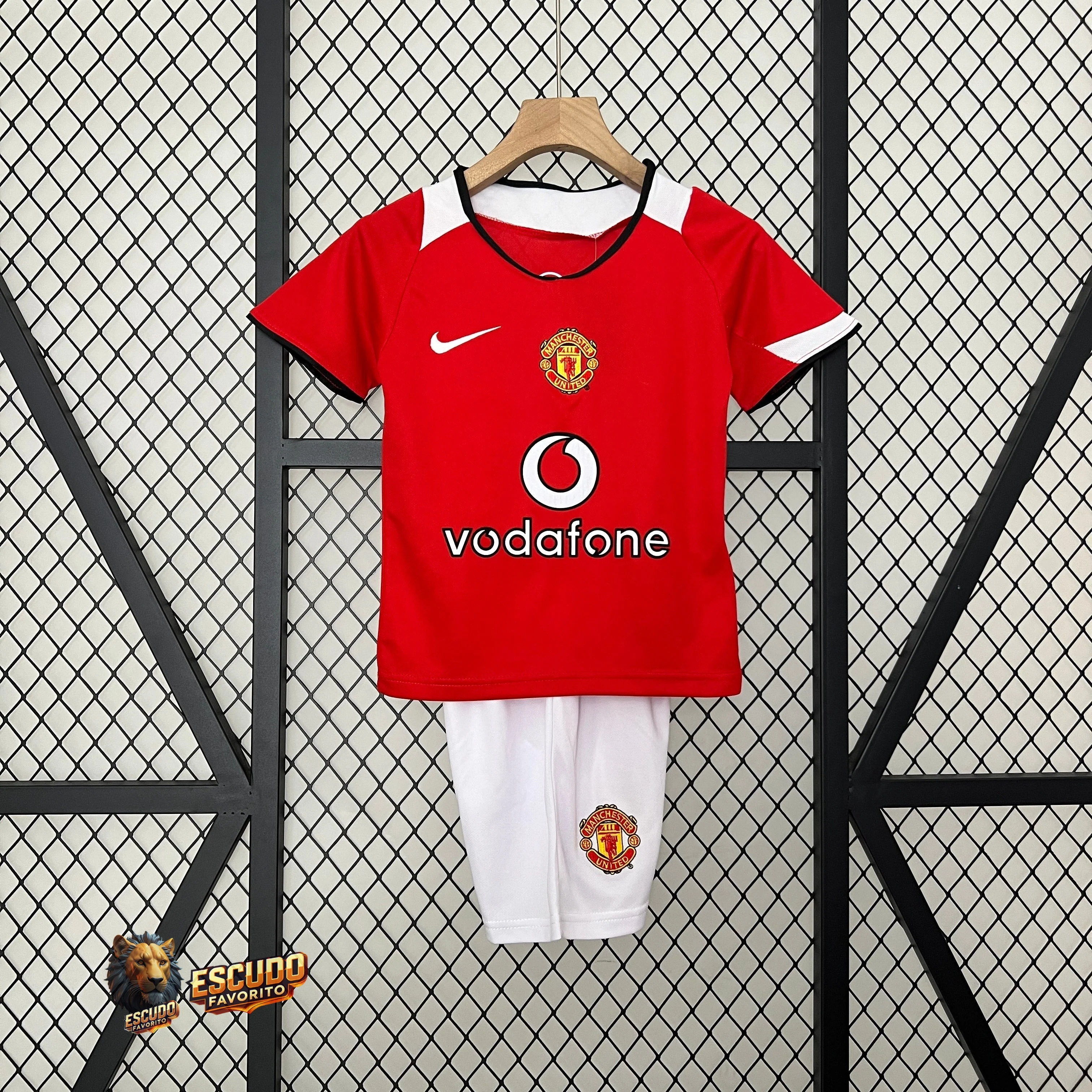 CAMISETA MANCHESTER UNITED I 05/06 EQUIPACIÓN PARA NIÑOS (RETRO)