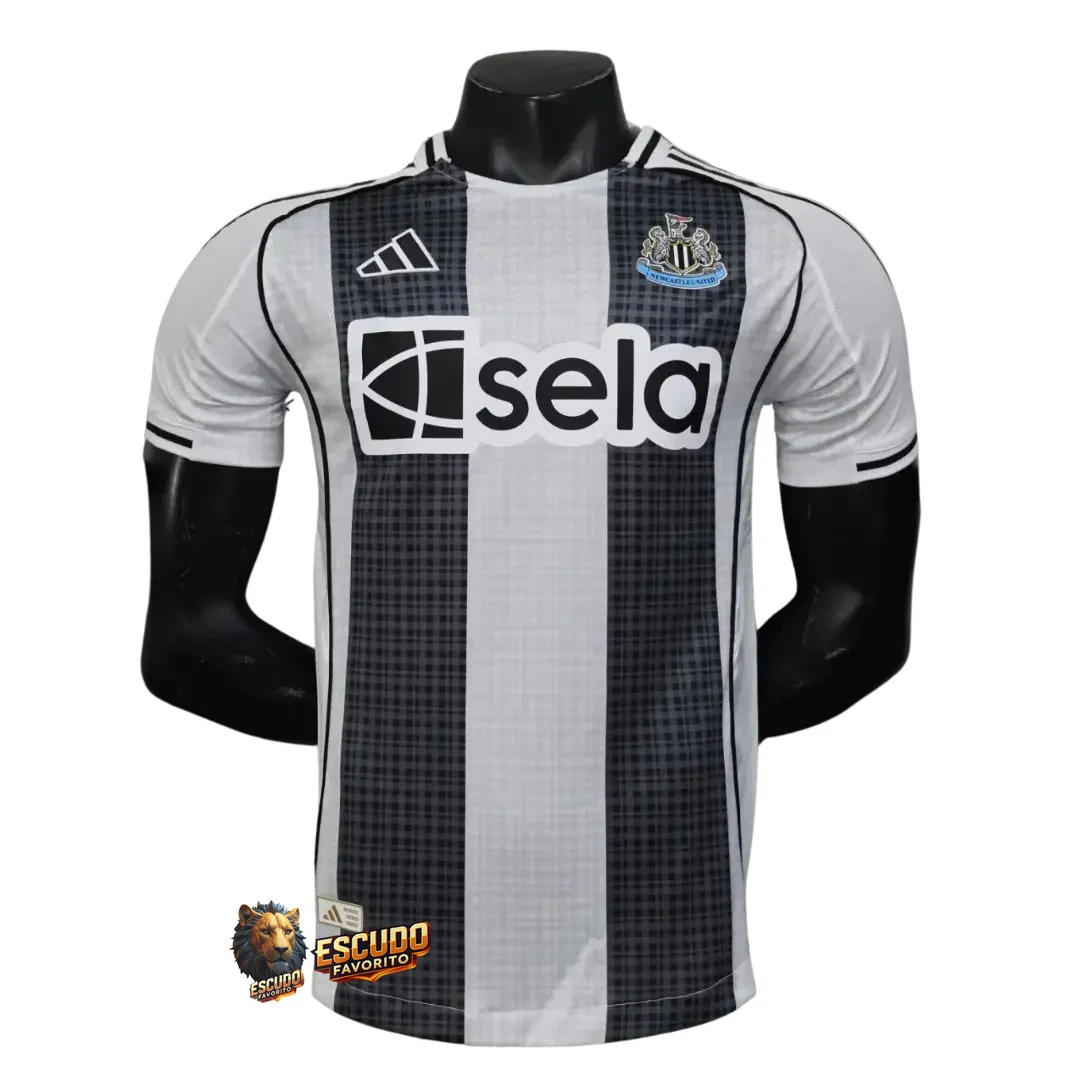CAMISETA NEWCASTLE I 25/26 HOMBRE (VERSIÓN JUGADOR)