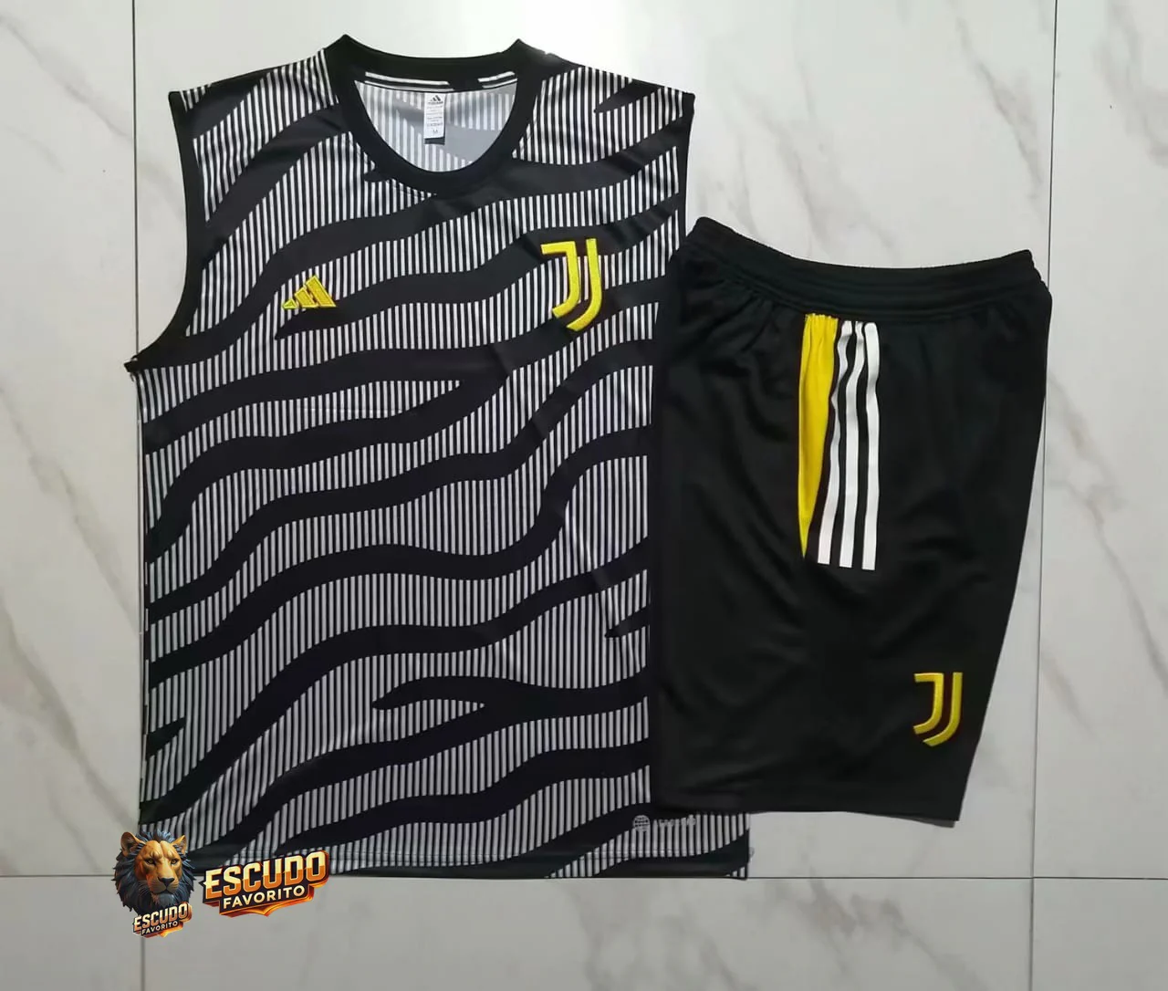 JUVENTUS CONJUNTO ENTRENAMIENTO SIN MANGA I 23/24 HOMBRE